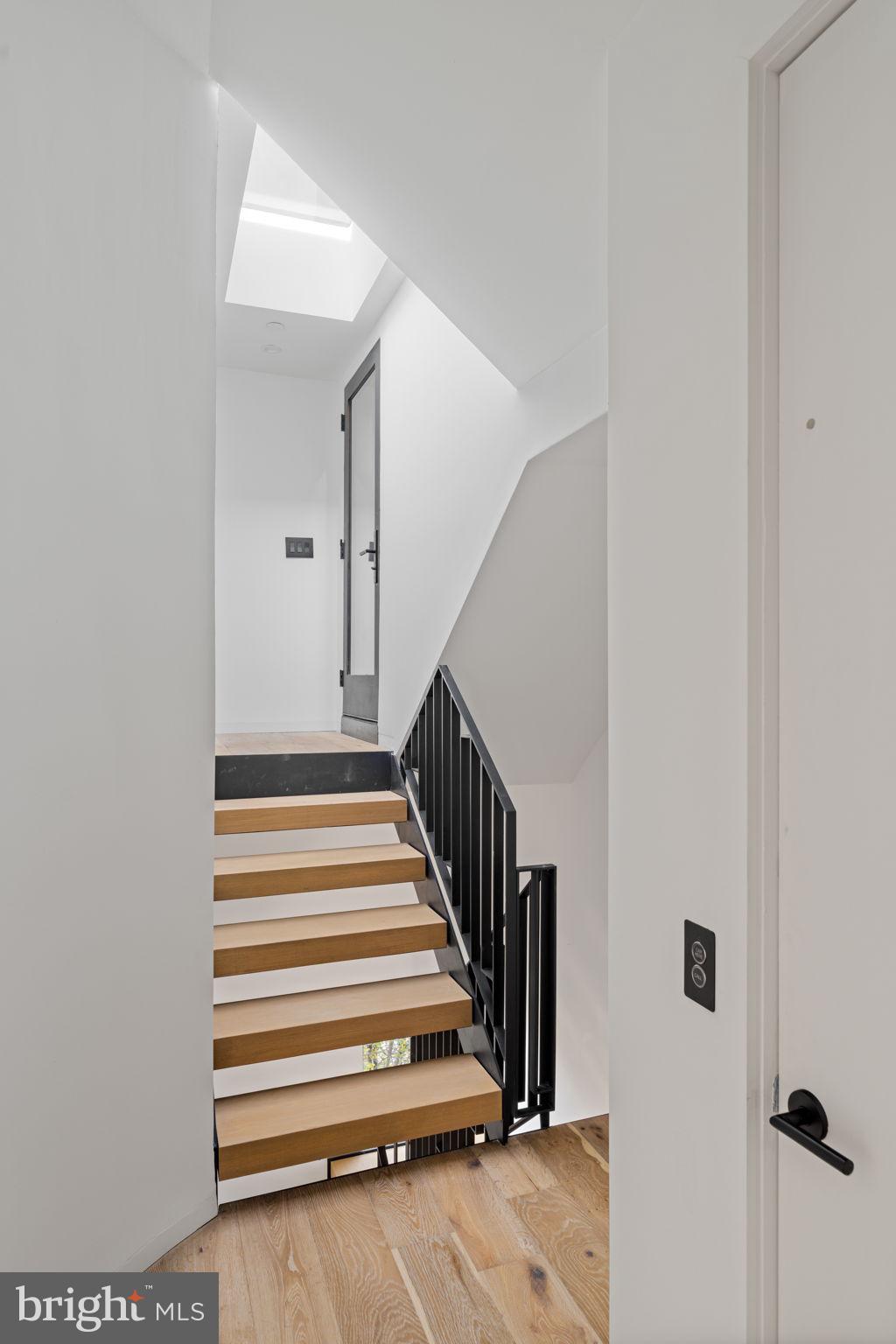 1428 Kenilworth Street Philadelphia, PA 19146 - Photo 39 of 58 a view of entryway