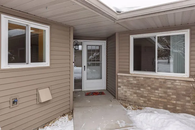 $285,000 | 7095 Ivy Ridge Lane, Circle Pines, MN 55014