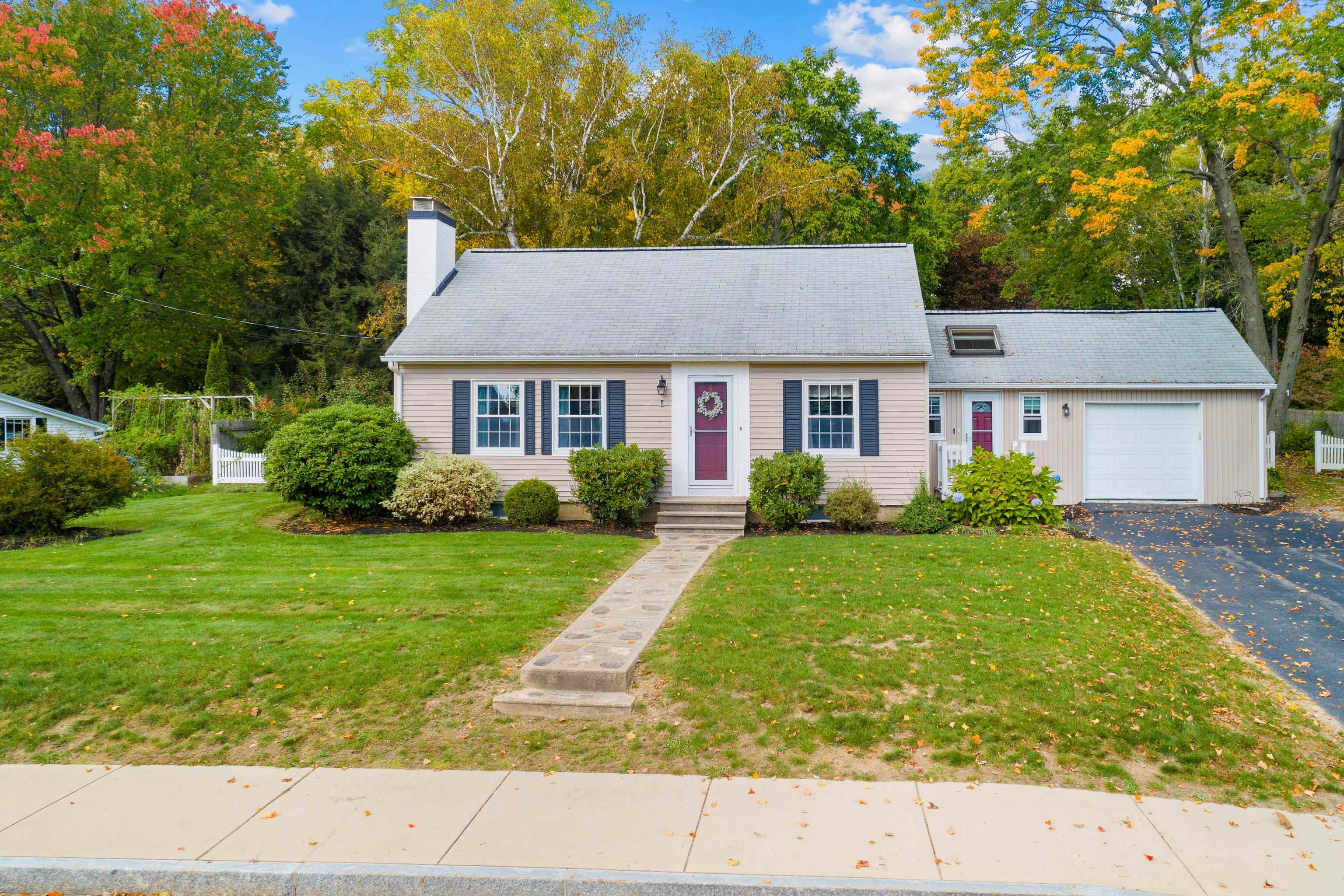 8 Hawthorne Road Dover, NH 03820 - Photo 1 of 40 Gallery Image 1