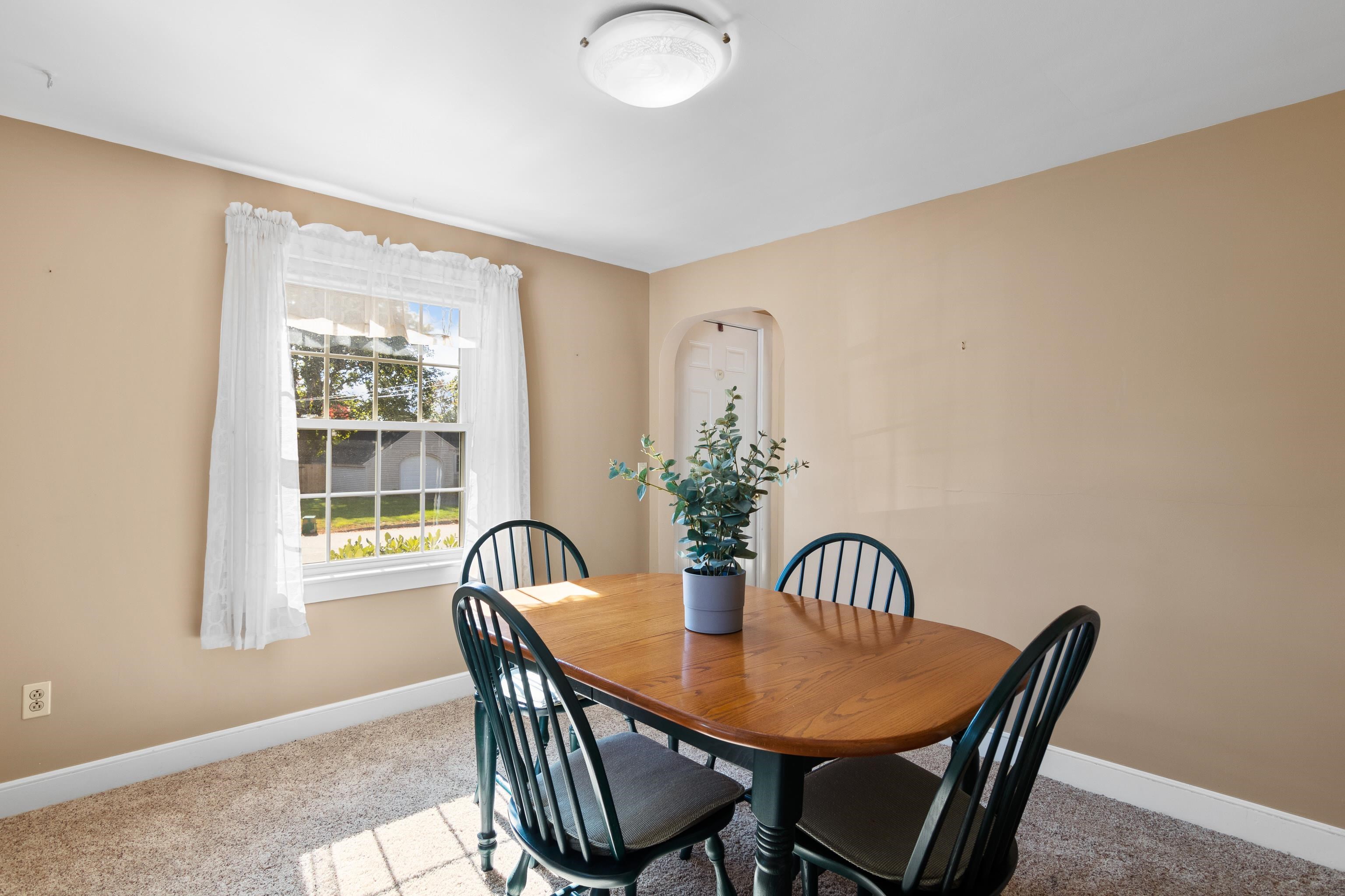 8 Hawthorne Road Dover, NH 03820 - Photo 15 of 40 Gallery Image 15