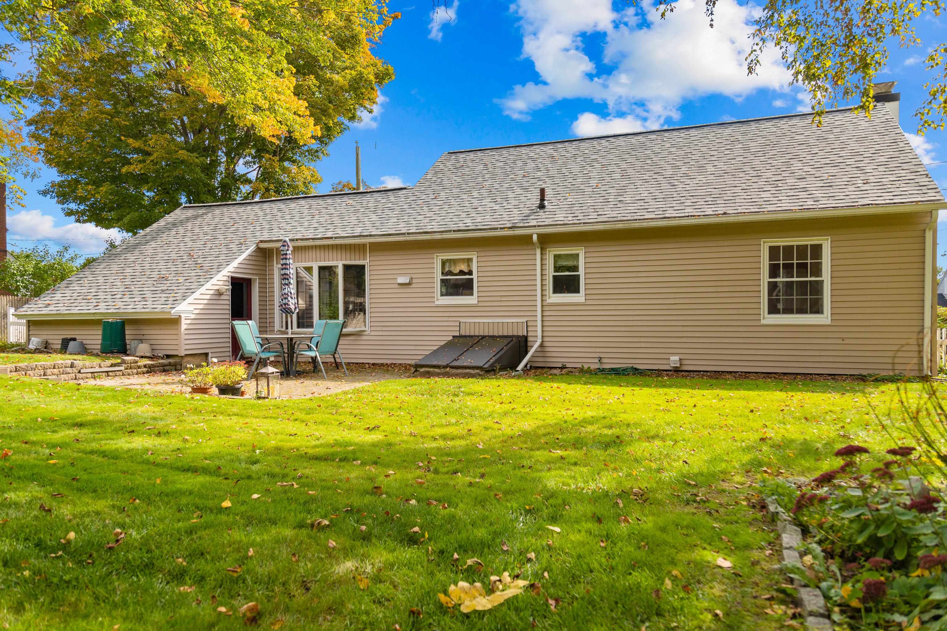 8 Hawthorne Road Dover, NH 03820 - Photo 36 of 40 Gallery Image 36