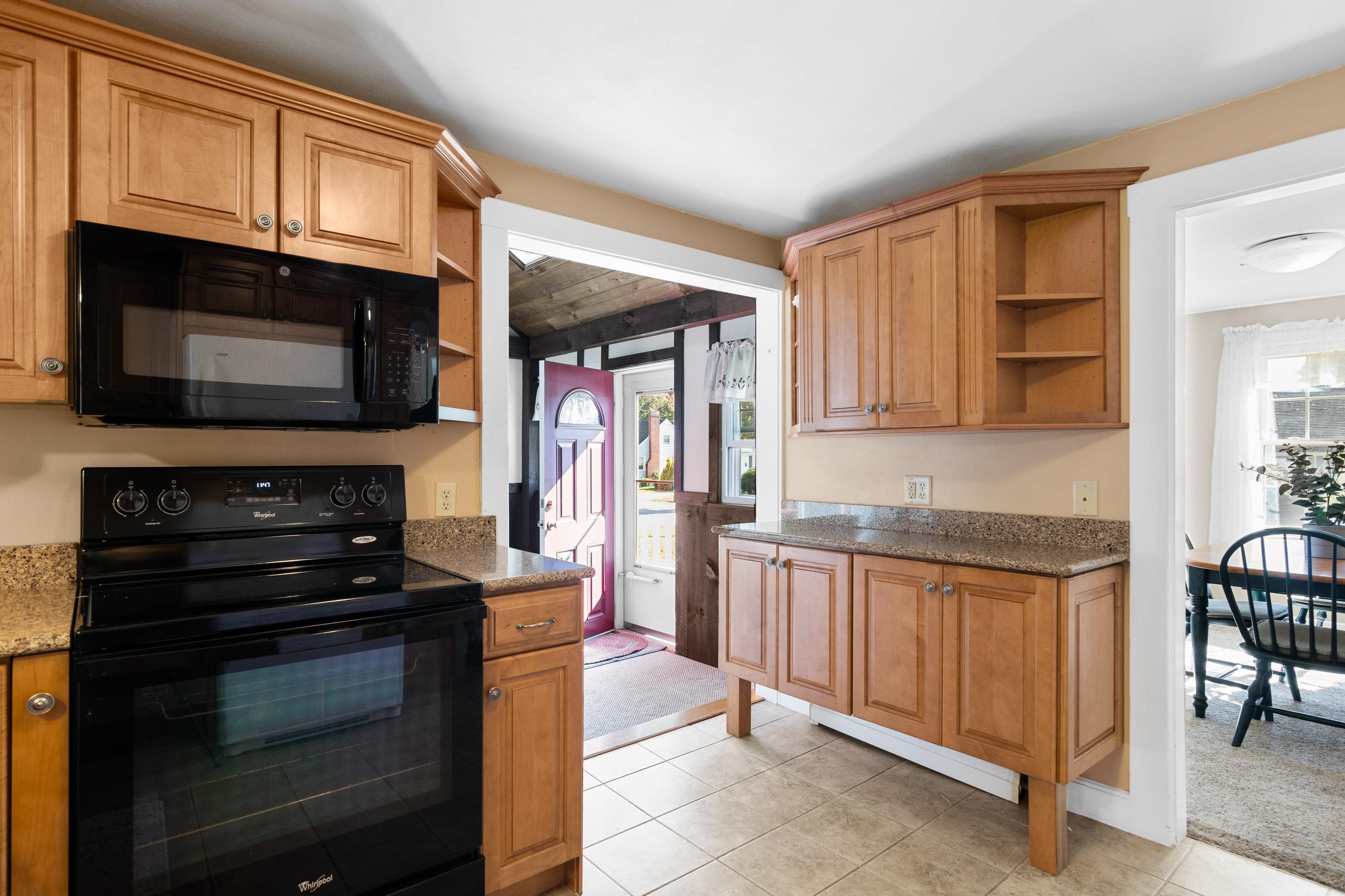 8 Hawthorne Road Dover, NH 03820 - Photo 9 of 40 Gallery Image 9