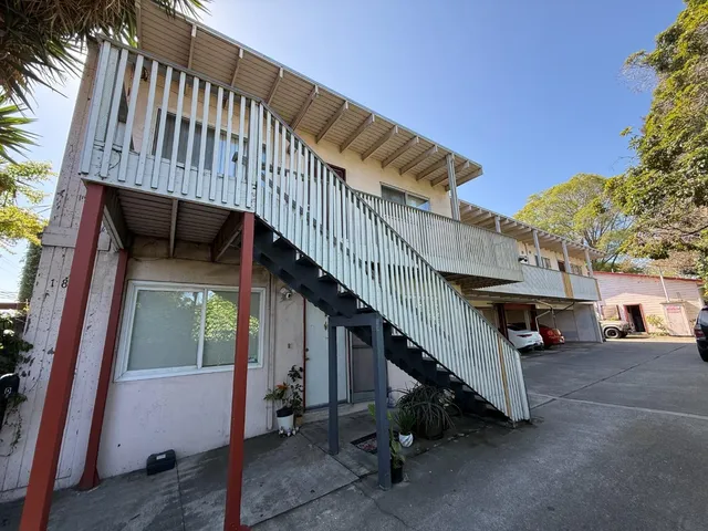 a view of entryway with a front door
