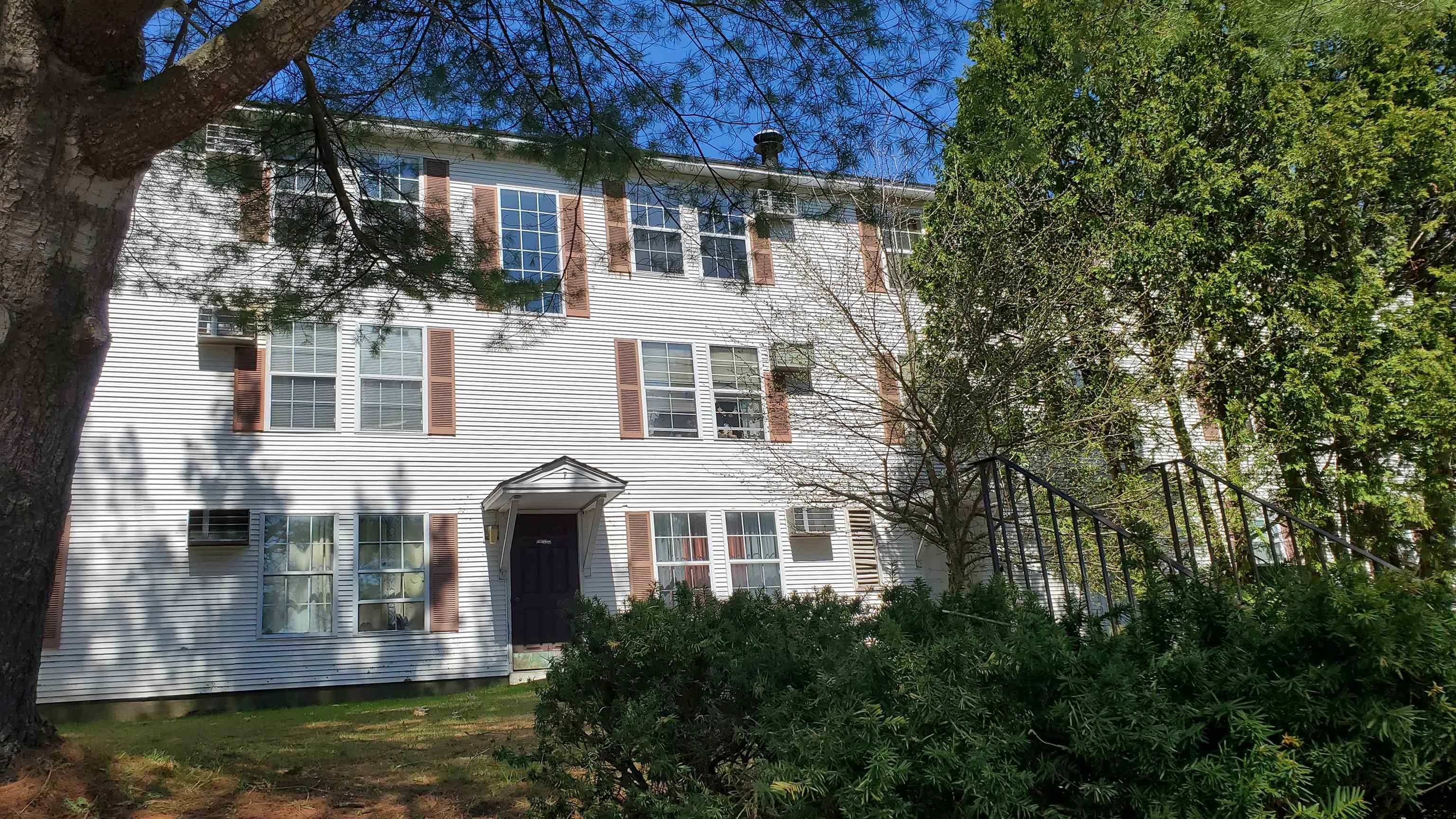 20 Wolf Road, Unit F111 Lebanon, NH 03766 - Photo 1 of 4