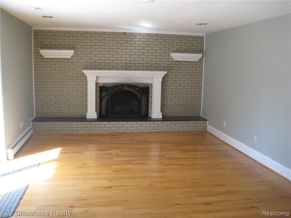 1973 Welch Road Walled Lake, MI 48390 - Photo 11 of 33 IMG_2964x.JPG