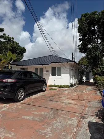 $1,700 | 1025 Southwest 12th Street, Unit 2, Miami, FL 33129