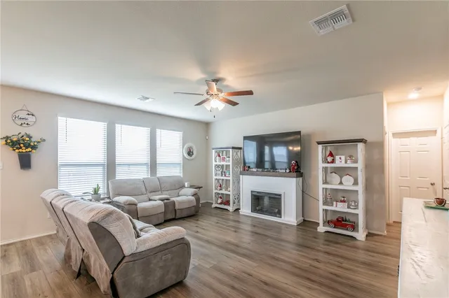 $455,000 | 2824 Jackal Drive, Lorena, TX 76655