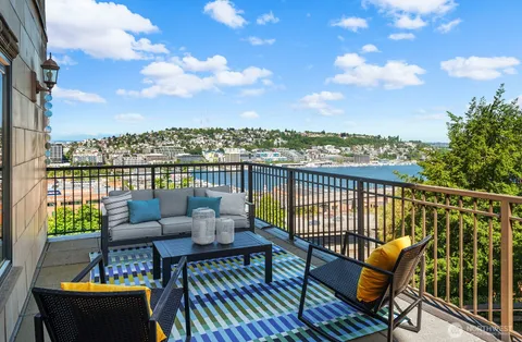 $949,000 | 745 Bellevue Avenue East, Unit 109, Seattle, WA 98102