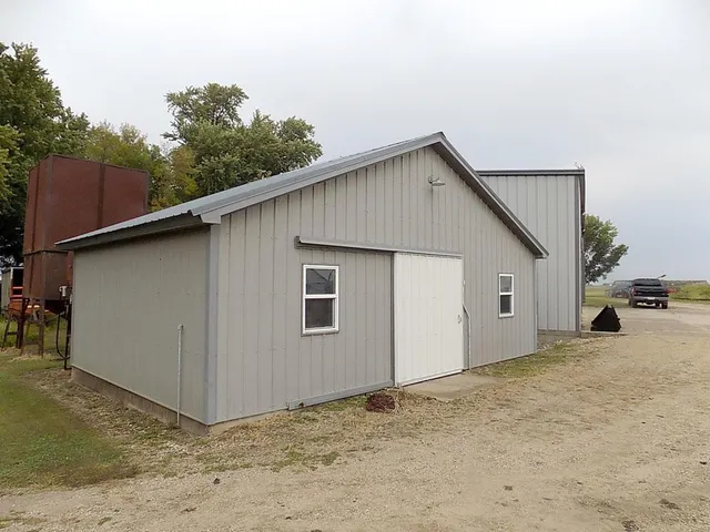 $549,900 | 39243 561st Avenue, New Ulm, MN 56073