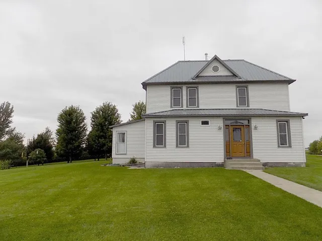 $549,900 | 39243 561st Avenue, New Ulm, MN 56073