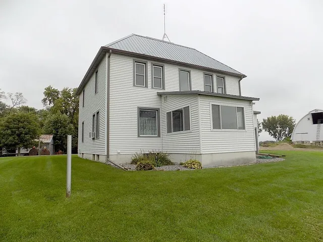 $549,900 | 39243 561st Avenue, New Ulm, MN 56073