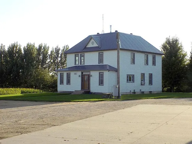 $549,900 | 39243 561st Avenue, New Ulm, MN 56073