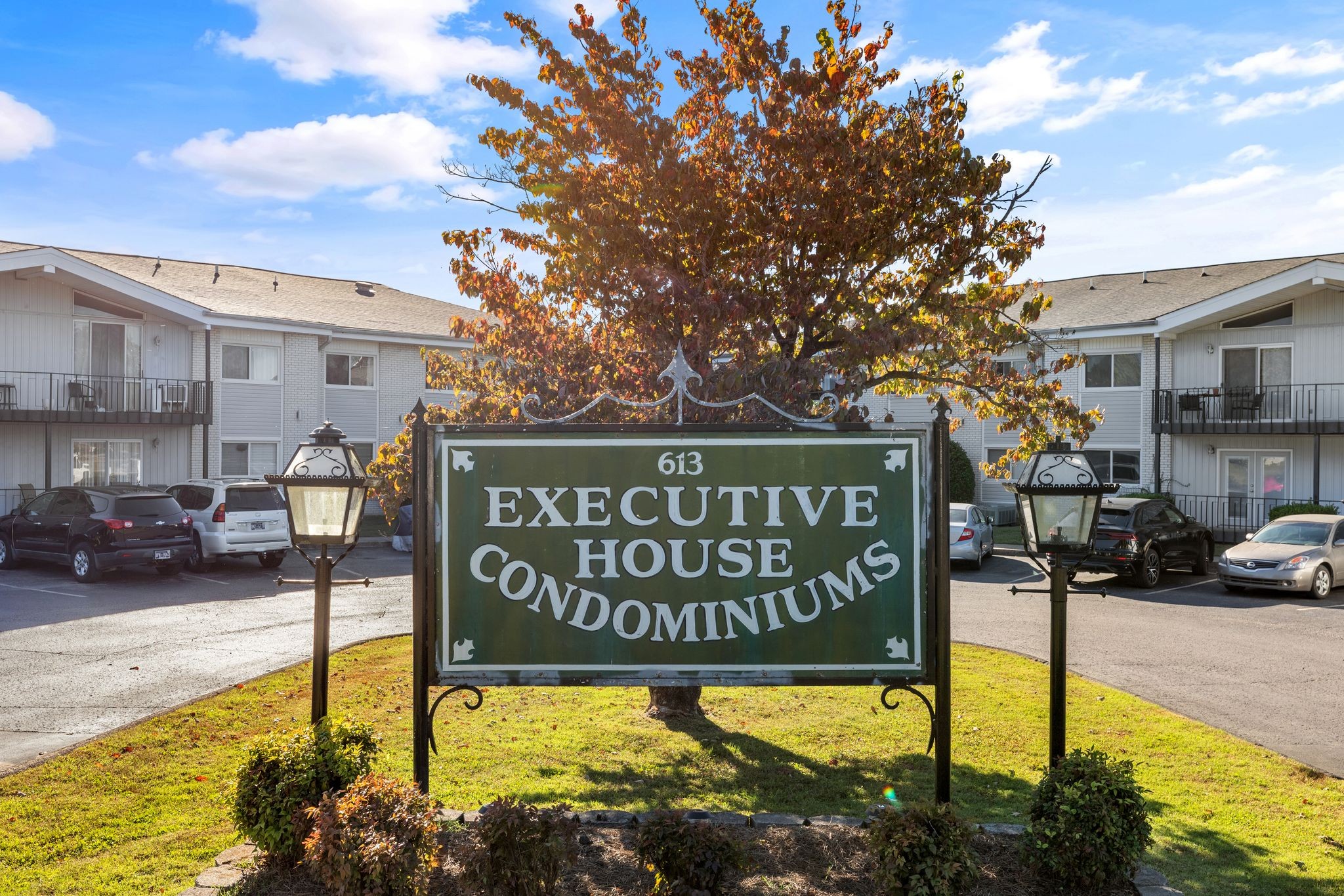 613 Hillsboro Road, Unit A11 Franklin, TN 37064 - Photo 26 of 26 a sign on the side of the building