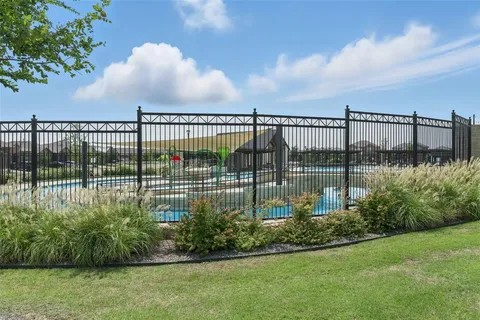 $399,900 | 712 Finchley Drive, Fort Worth, TX 76247