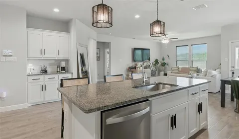 $399,900 | 712 Finchley Drive, Fort Worth, TX 76247