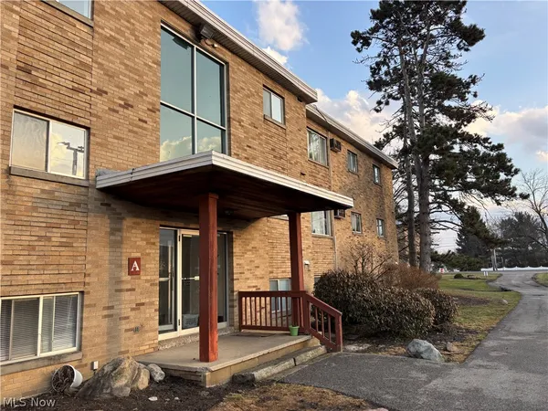 $69,900 | 5200 Royalton Road, Unit A11, North Royalton, OH 44133