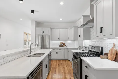 $1,000,000 | 2815 West Kirkwood Avenue, Nashville, TN 37204