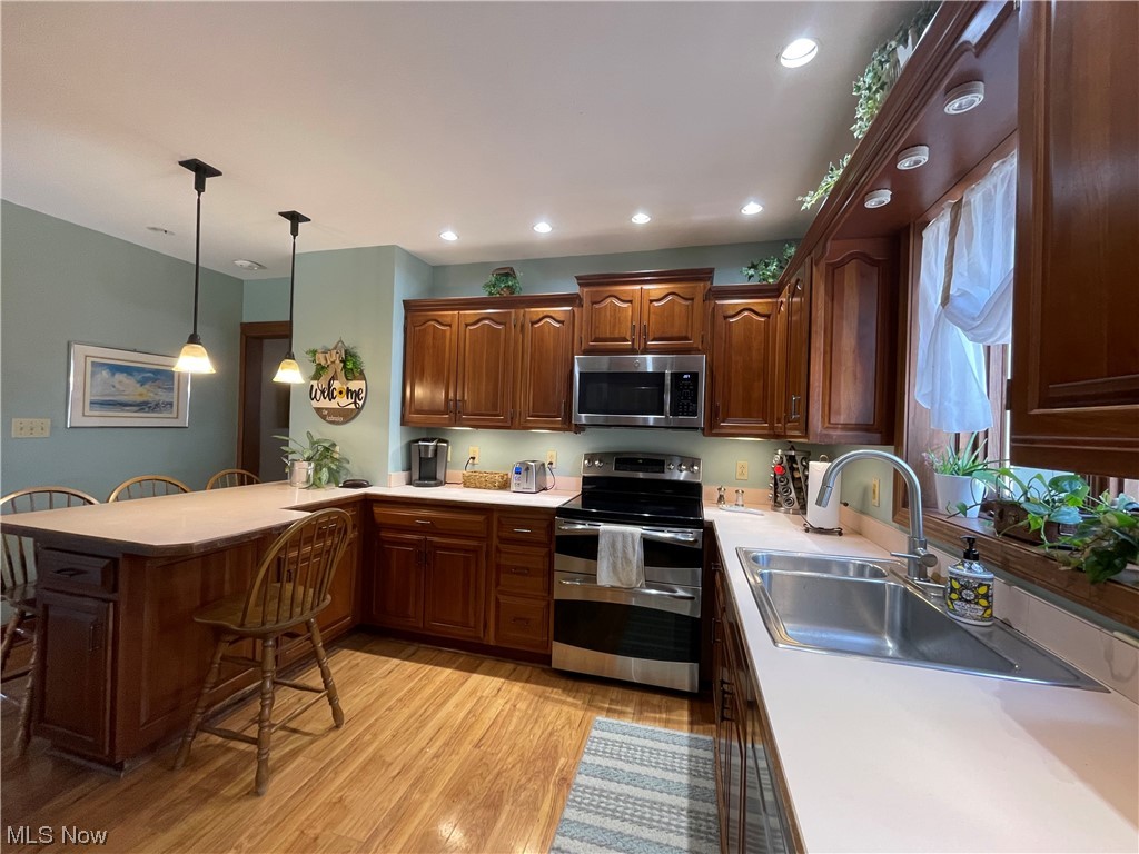 2590 Hampton Road Rocky River, OH 44116 - Photo 3 of 24