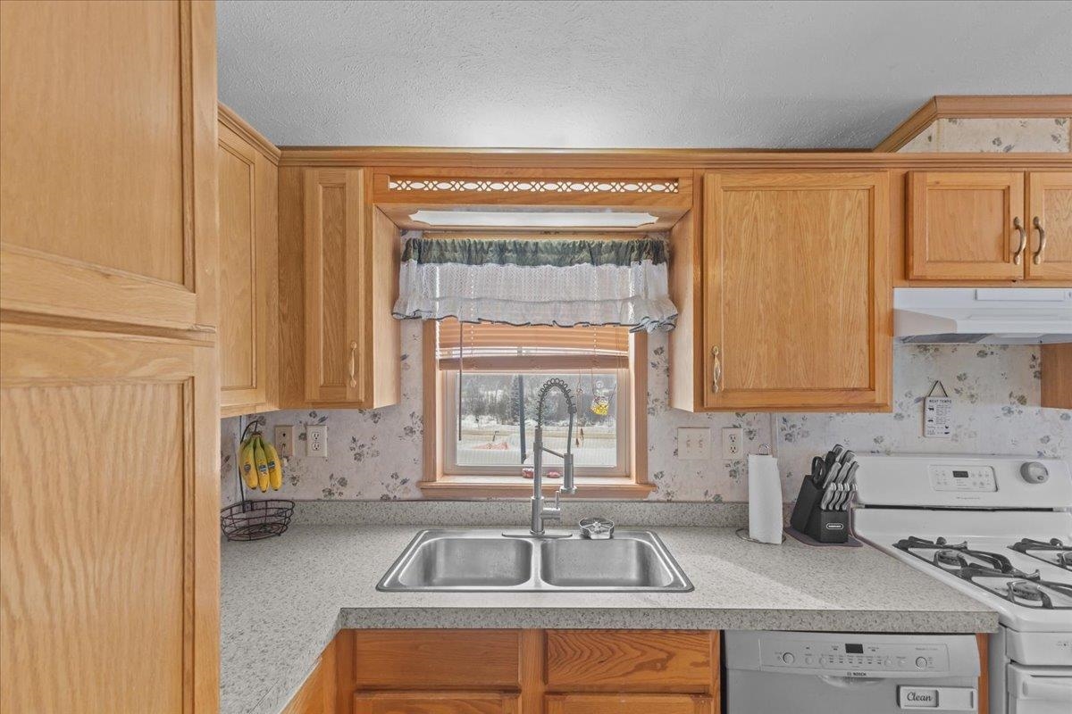 4429 Berkshire Center Road Enosburg Falls, VT 05450 - Photo 10 of 42
