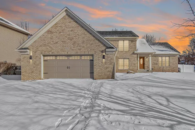 $425,000 | 13575 45th Court Northeast, St. Michael, MN 55376