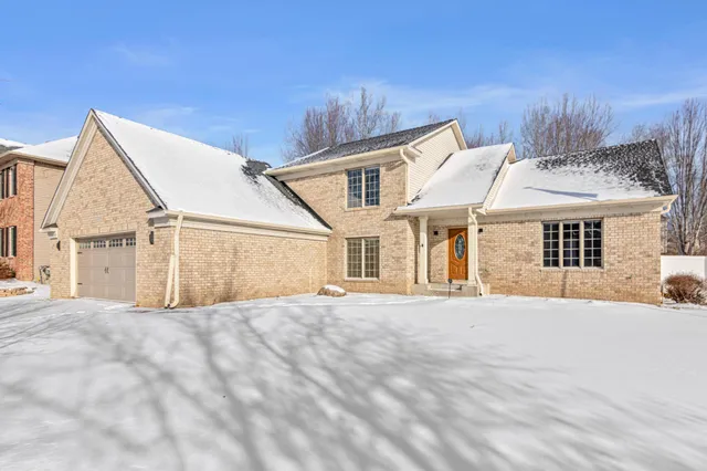 $425,000 | 13575 45th Court Northeast, St. Michael, MN 55376