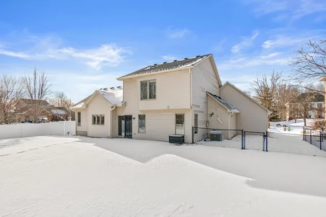 $425,000 | 13575 45th Court Northeast, St. Michael, MN 55376