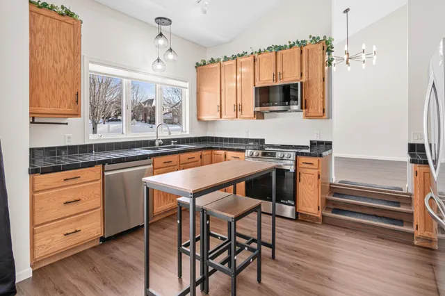 $425,000 | 13575 45th Court Northeast, St. Michael, MN 55376