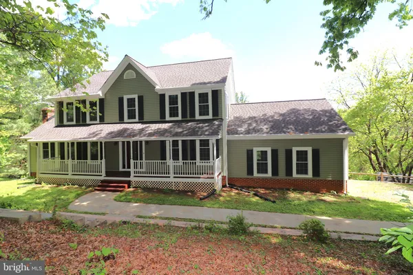 $799,000 | 6885 Walnut Heights Drive, Warrenton, VA 20186