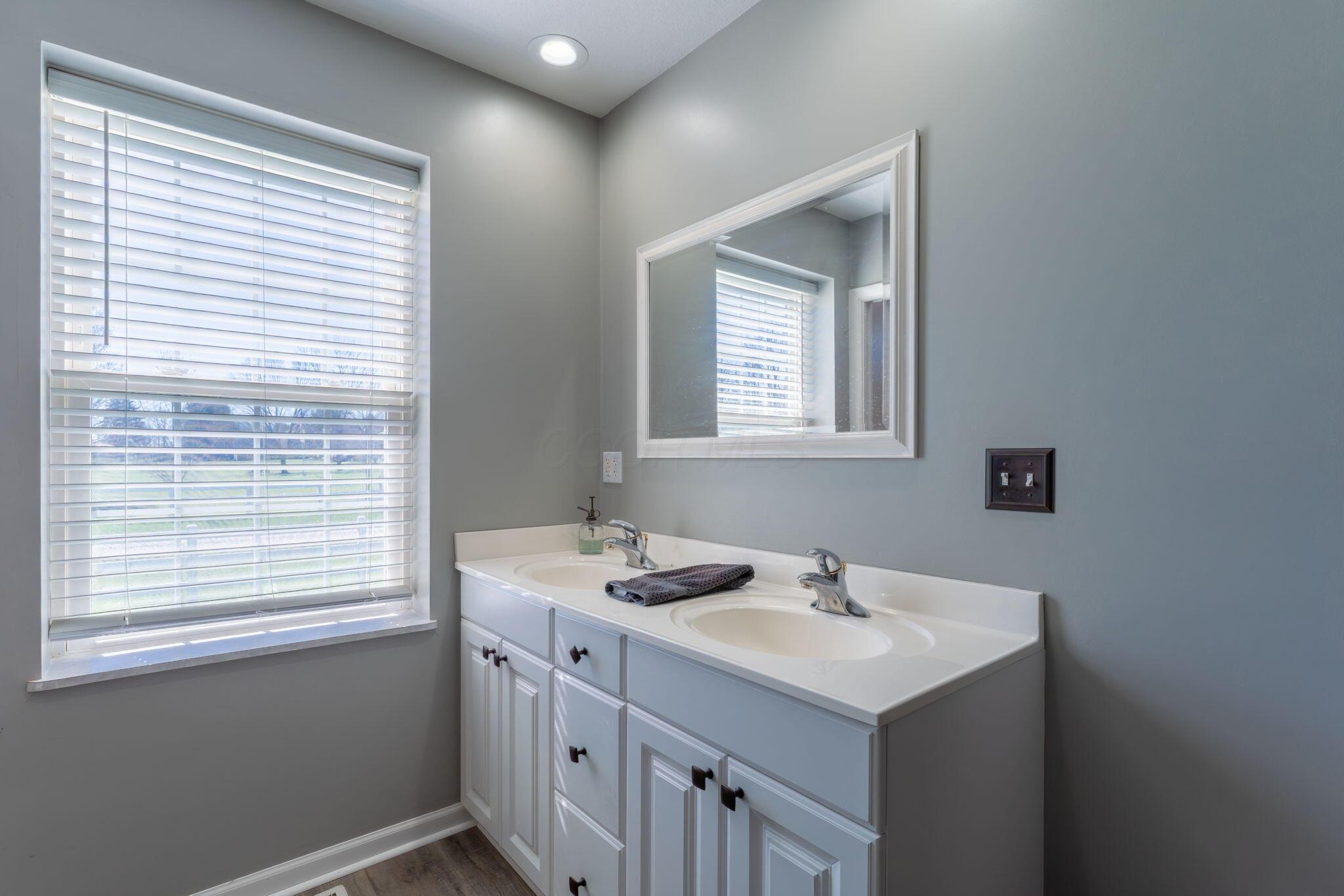 1687 Lake Drive Road Heath, OH 43056 - Photo 21 of 49 6-web-or-mls-DSC04538-HDR