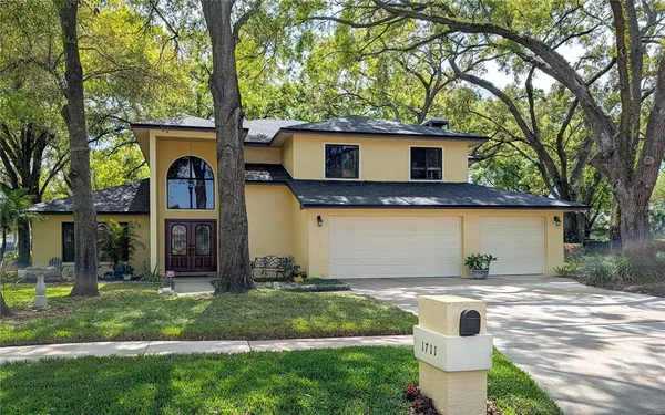 $975,000 | 1711 Magdalene Manor Drive, Tampa, FL 33613