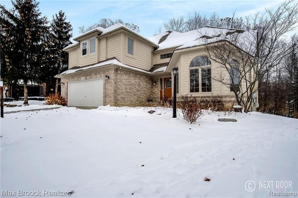 519 Misty Brook Lane Rochester Hills, MI 48307 - Photo 3 of 54