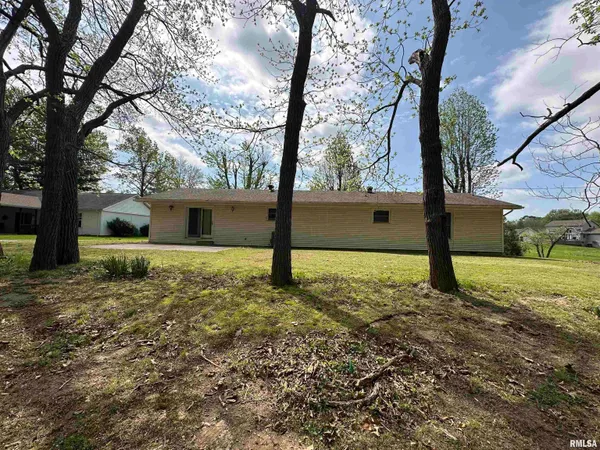 $209,000 | 127 Weisbrook Lane, Carterville, IL 62918