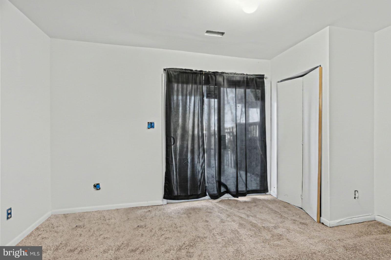 834 West Spring Meadow Court Edgewood, MD 21040 - Photo 18 of 25 an empty room with entrance gate