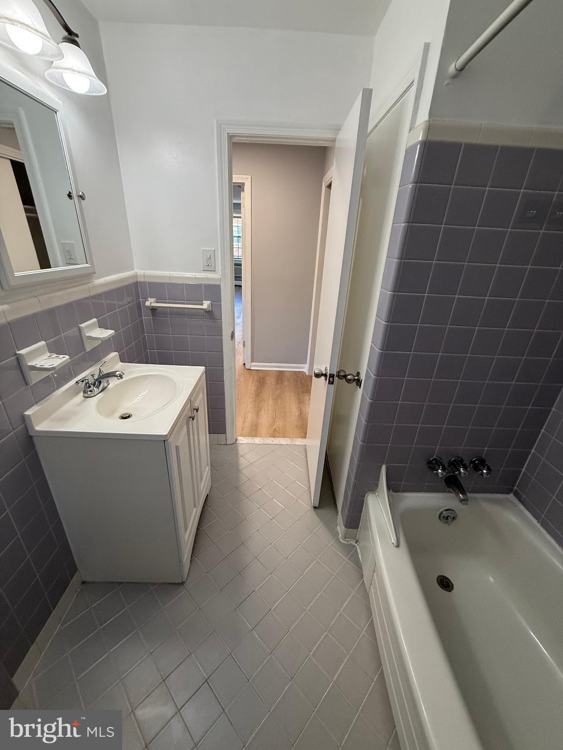 27 Wallingford Avenue Wallingford, PA 19086 - Photo 12 of 17 Charming bathroom with modern finishes.