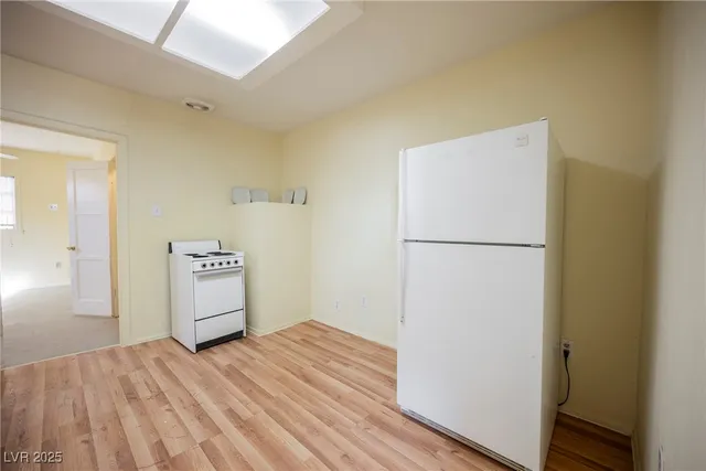 $1,125 | 203 North 13th Street, Unit 1, Las Vegas, NV 89101