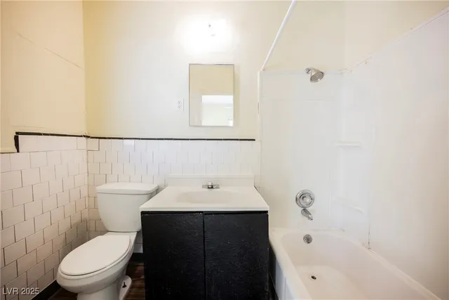 $1,125 | 203 North 13th Street, Unit 1, Las Vegas, NV 89101