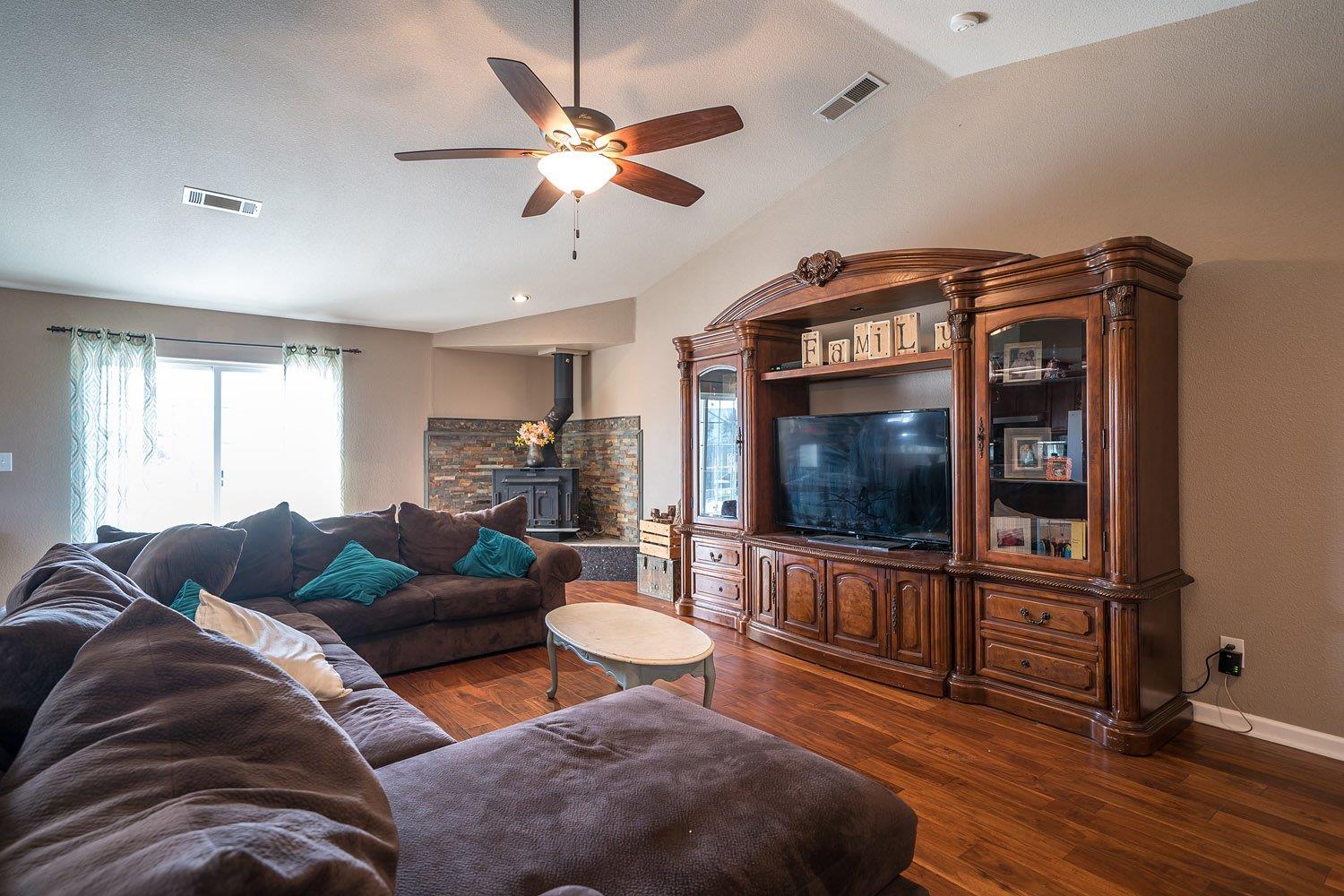 16138 Paula Road Madera, CA 93636 - Photo 9 of 29 Gallery Image 9