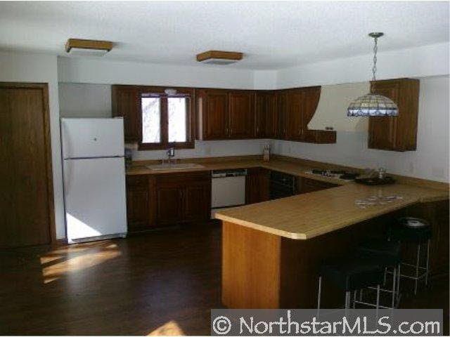 492 Rolls Road New Brighton, MN 55112 - Photo 4 of 9 Gallery Image 4