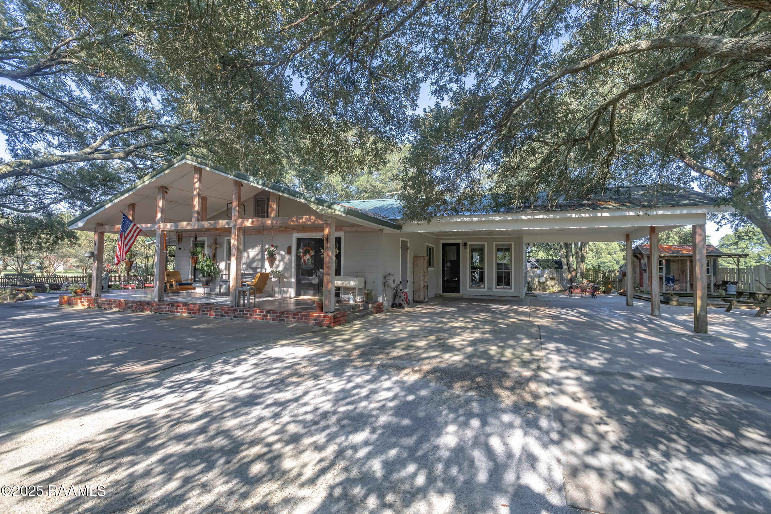 21_2159 britany hwy-22