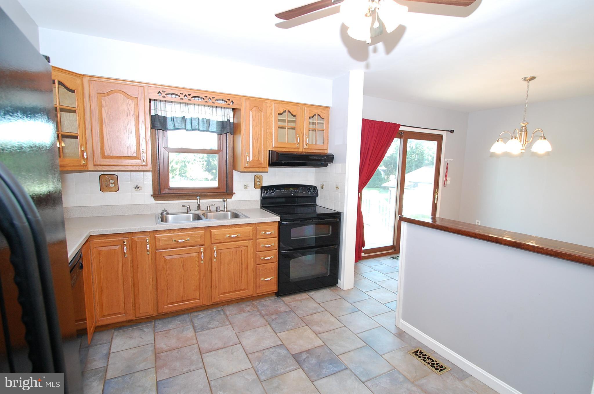 1047 Fowler Road Westminster, MD 21157 - Photo 9 of 20 Bright Open Kitchen