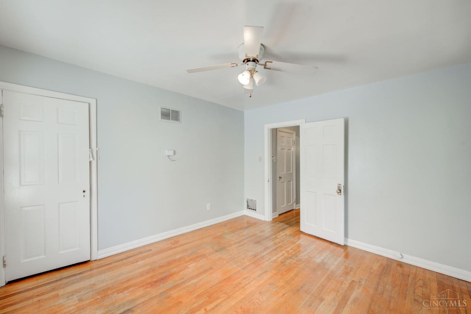 6508 Plainfield Road Silverton, OH 45236 - Photo 16 of 43