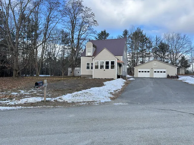 $124,900 | 12 Fisher Avenue, Brownville, ME 04414