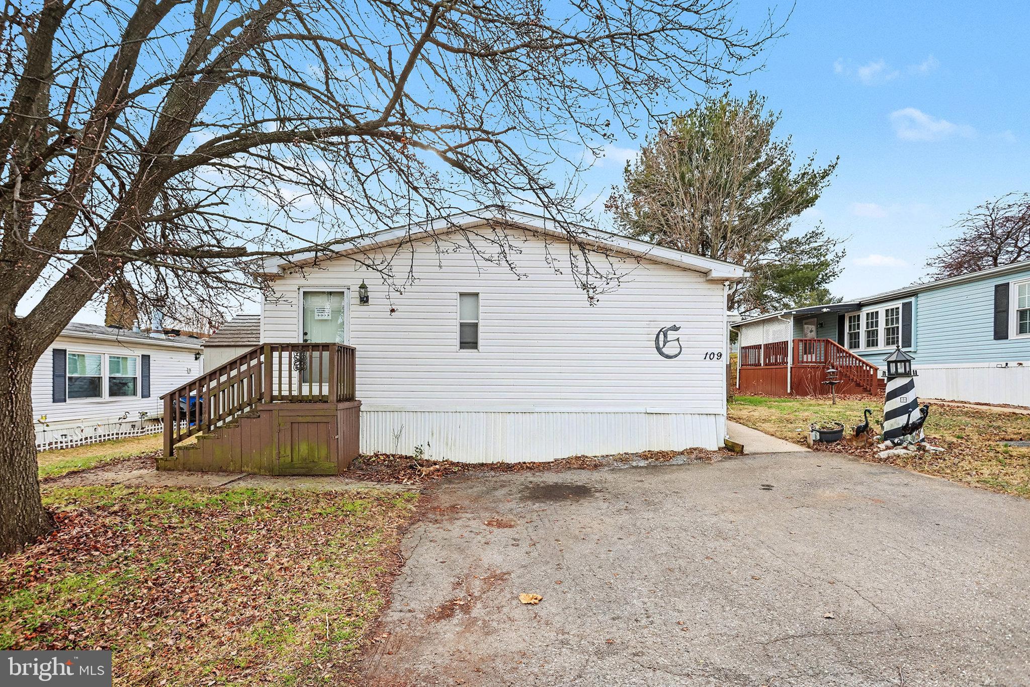 109 Pheasant Ridge Circle Lancaster, PA 17603 - Photo 3 of 27