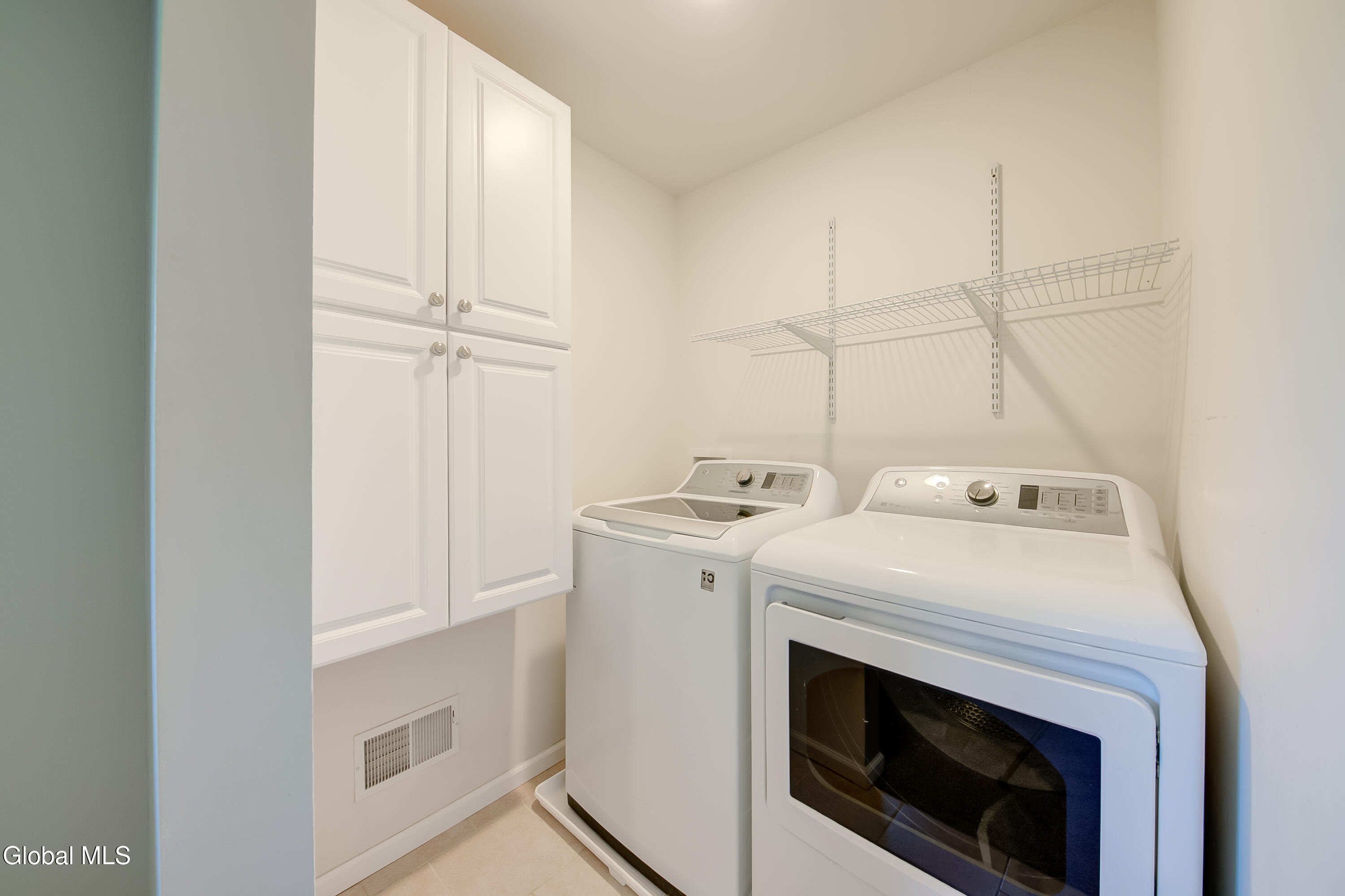 50 B Werner Road Halfmoon, NY 12065 - Photo 16 of 47 50B Werner-22