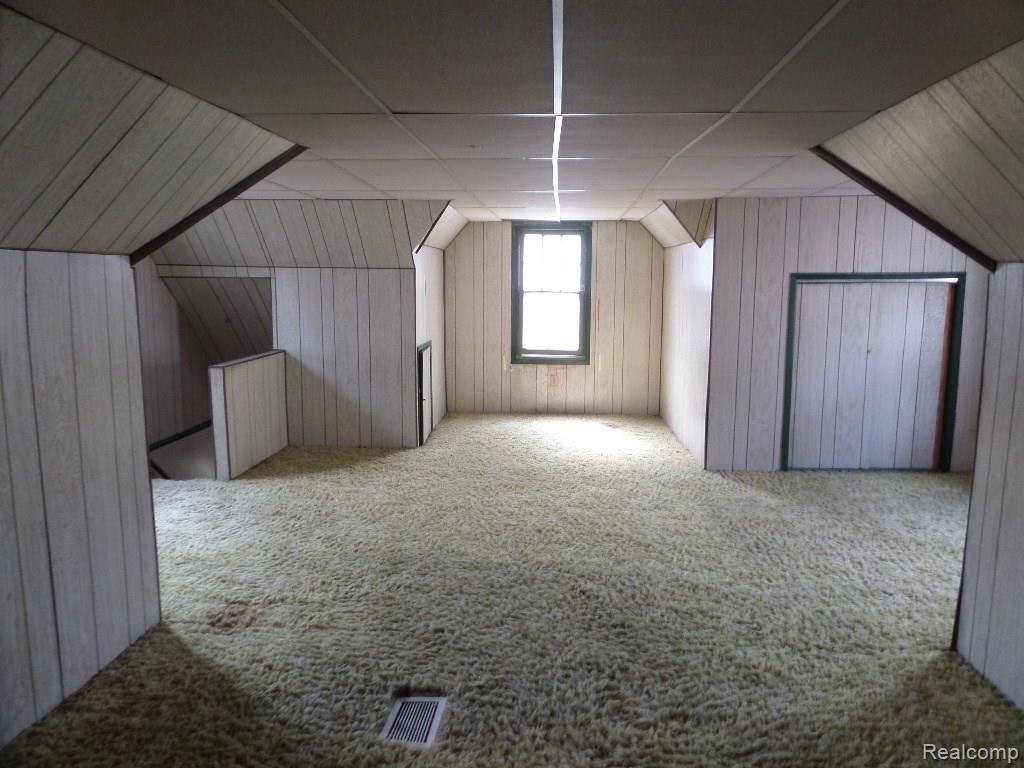 9124 Meyers Road Detroit, MI 48228 - Photo 18 of 22 18-Master Bedroom.jpg