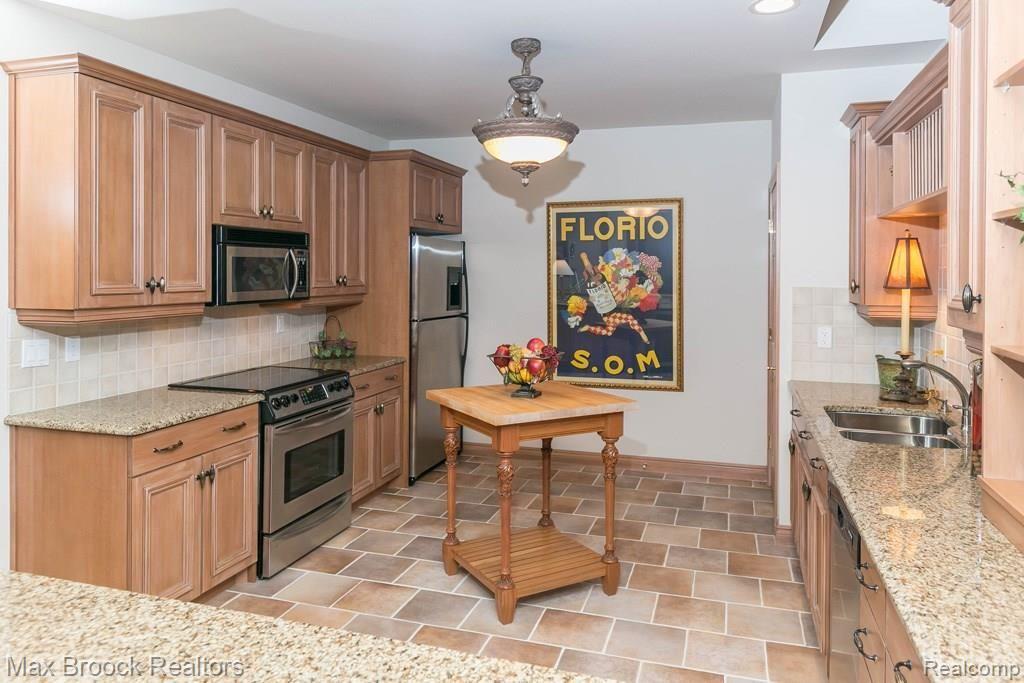 734 Palms Road Bloomfield Hills, MI 48304 - Photo 30 of 43 734PalmsRd-42.jpg