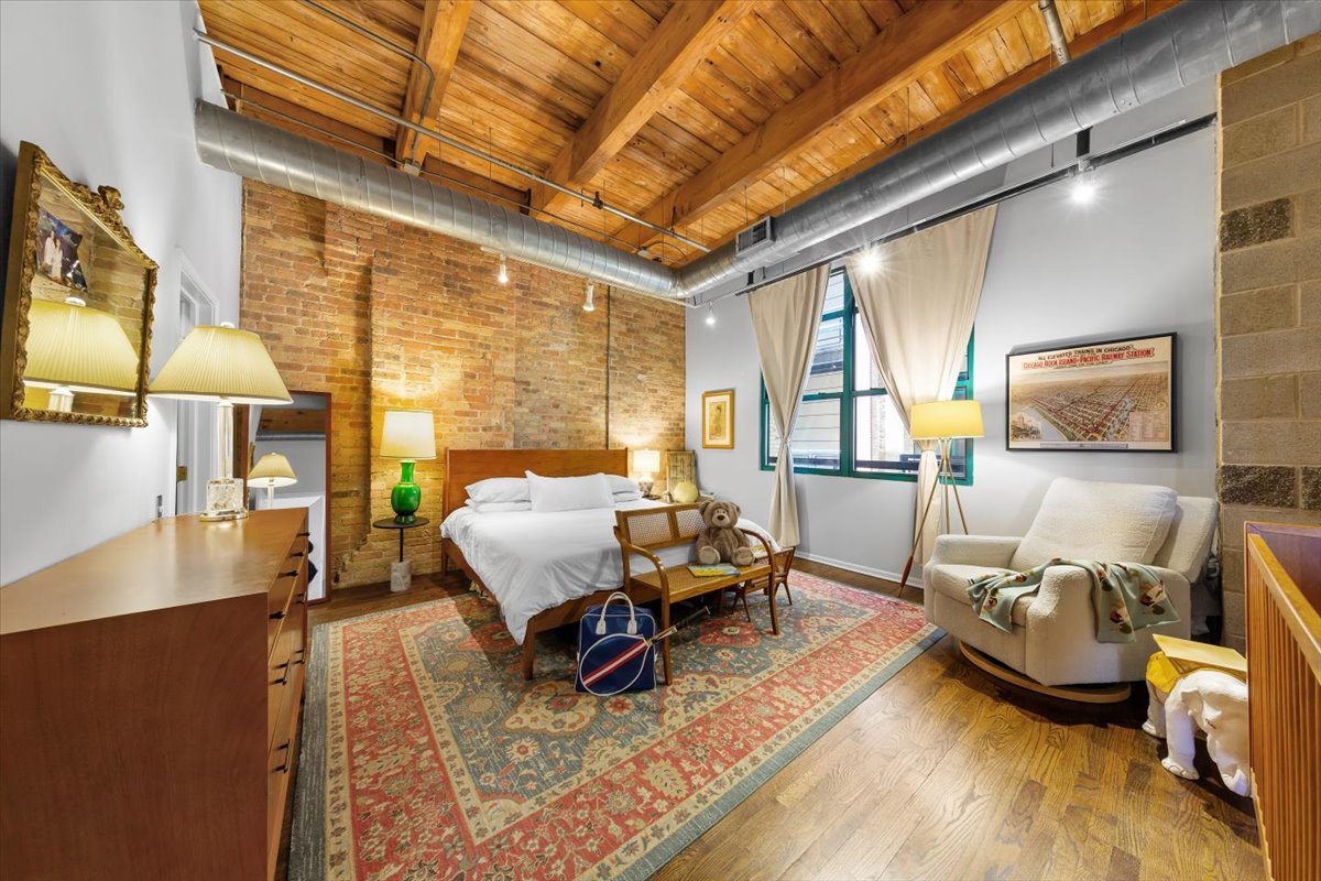 312 North May Street, Unit 4D Chicago, IL 60607 - Photo 22 of 33