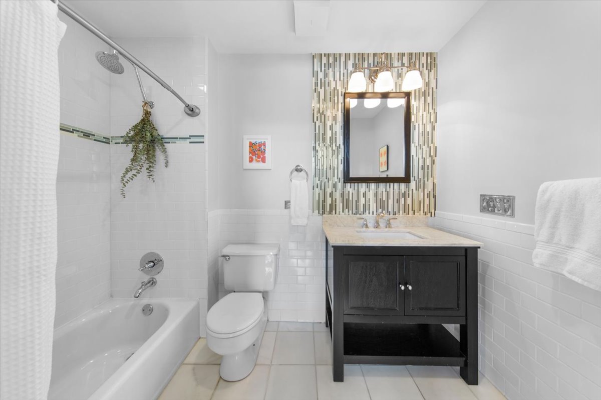 312 North May Street, Unit 4D Chicago, IL 60607 - Photo 24 of 33