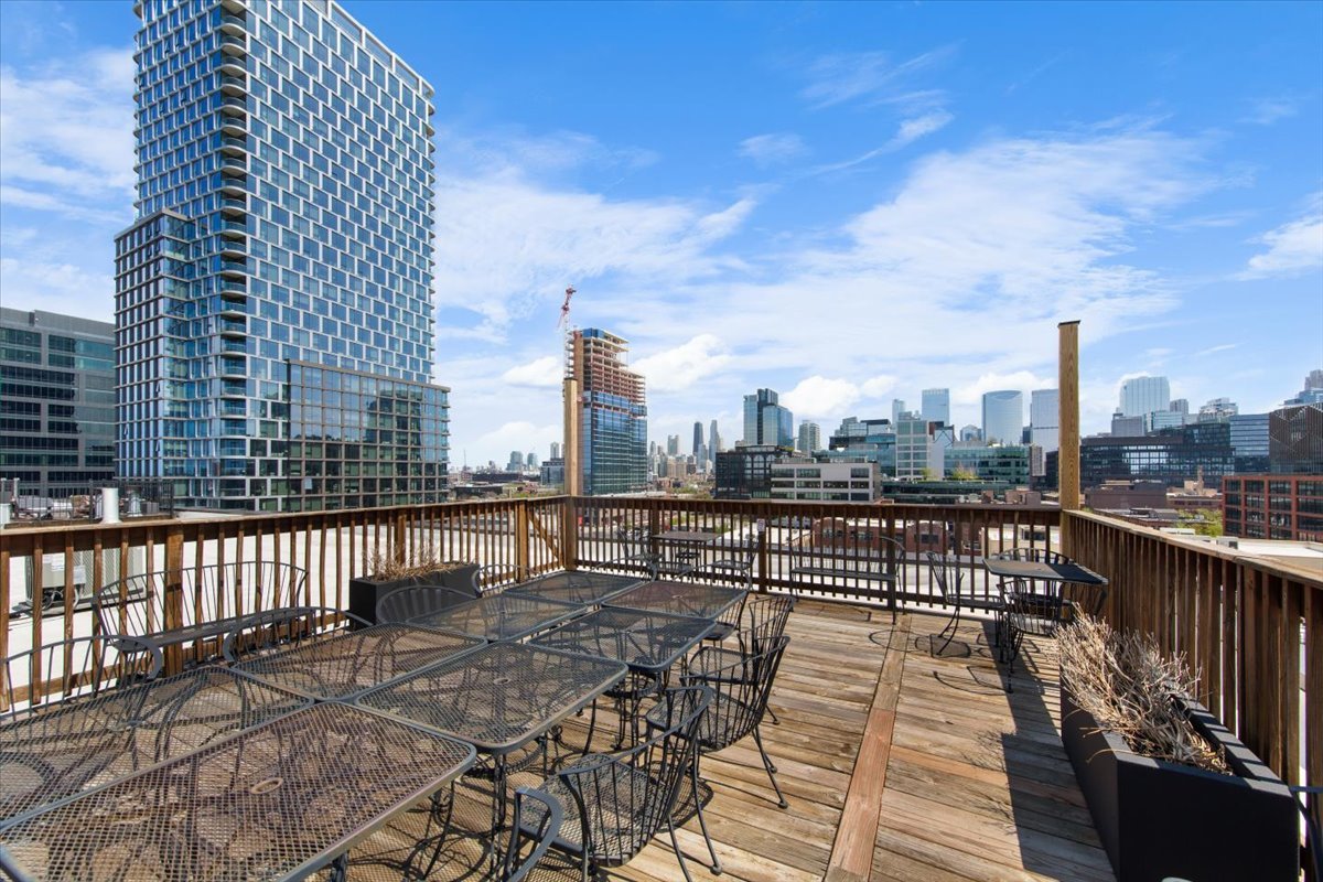 312 North May Street, Unit 4D Chicago, IL 60607 - Photo 29 of 33