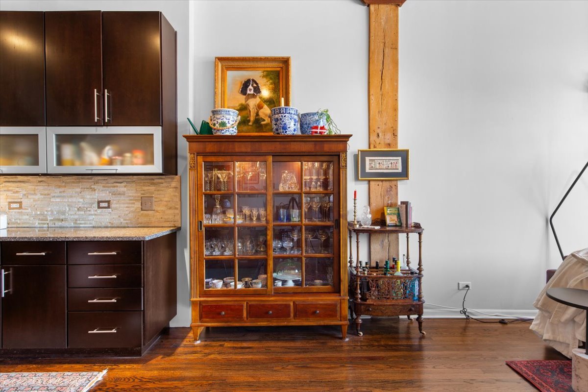 312 North May Street, Unit 4D Chicago, IL 60607 - Photo 8 of 33